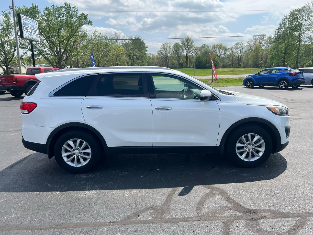 Kia Sorento FWD 4dr 3.3L LX 2016