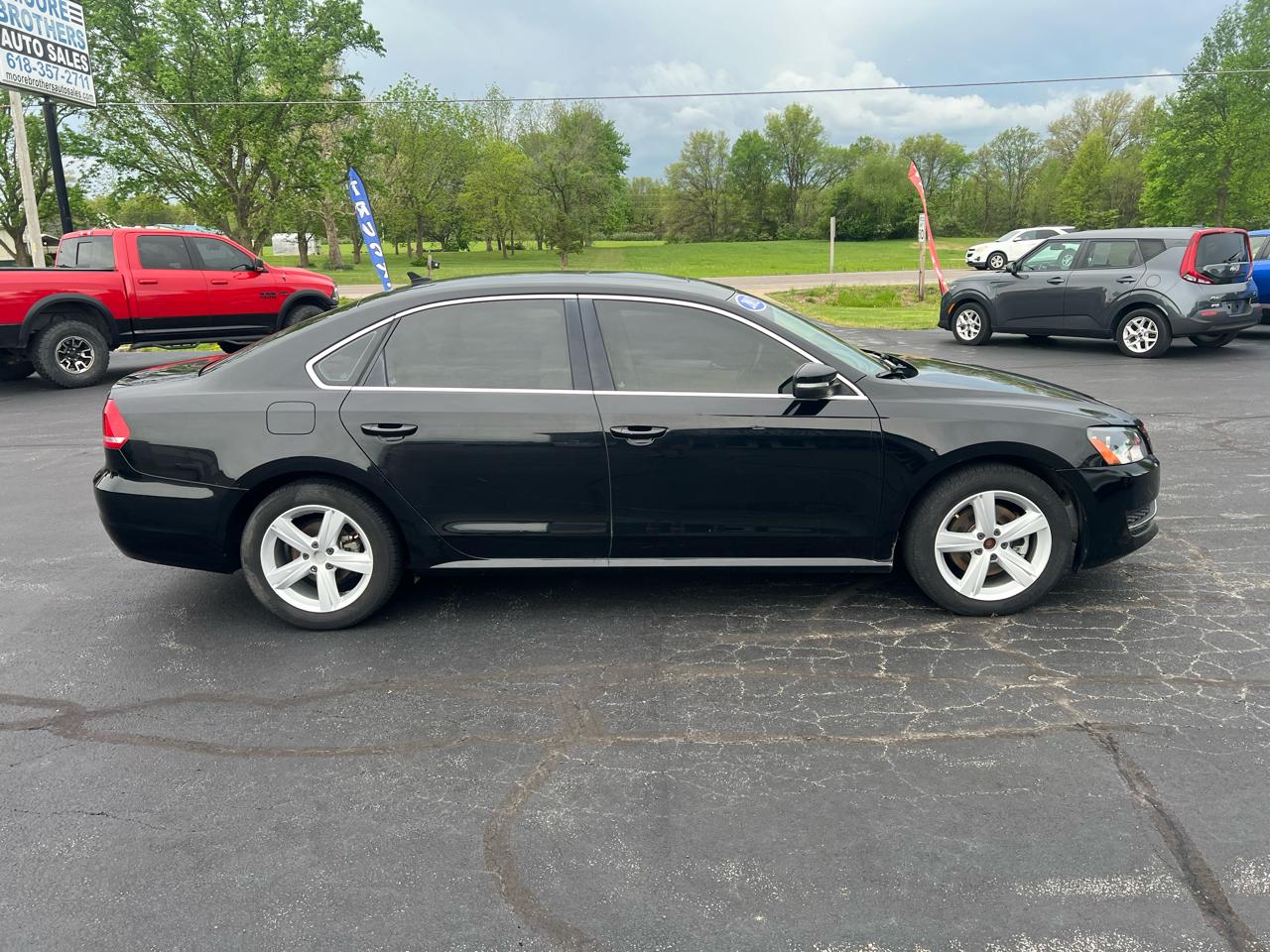 Volkswagen Passat 4dr Sdn 2.5L Auto SE 2013