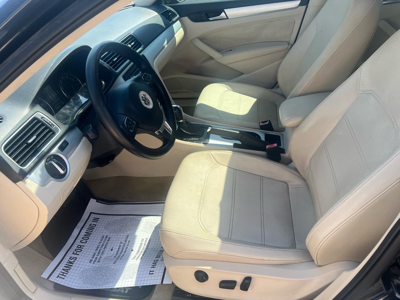 Volkswagen Passat 4dr Sdn 2.5L Auto SE 2013