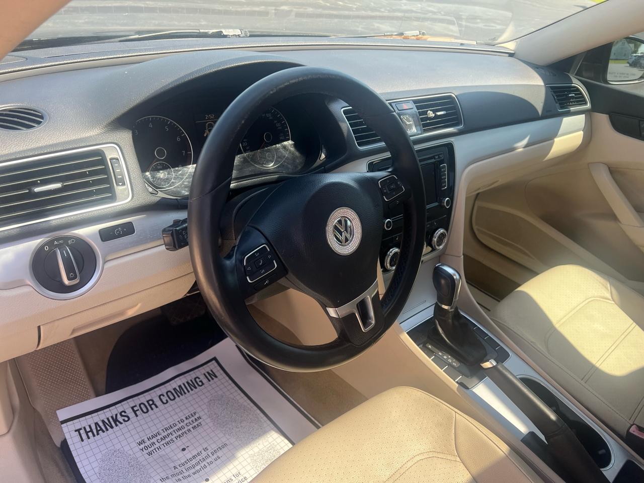 Volkswagen Passat 4dr Sdn 2.5L Auto SE 2013