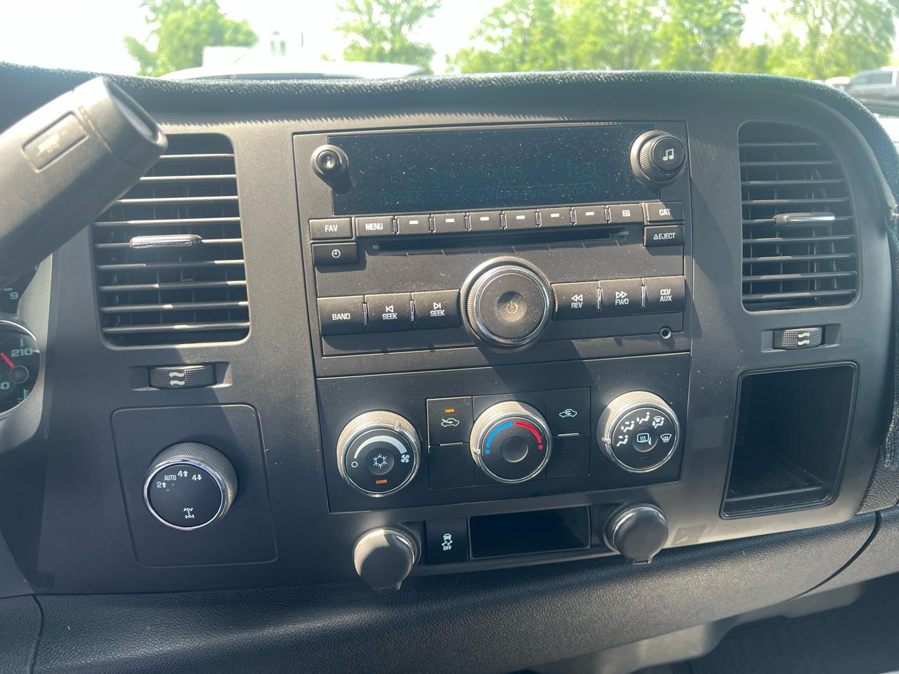 Chevrolet Silverado 1500 4WD Crew Cab 143.5" LT 2013