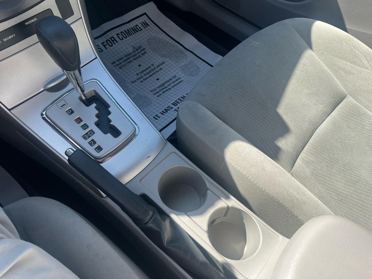 Toyota Corolla 4dr Sdn Auto LE (Natl) 2012