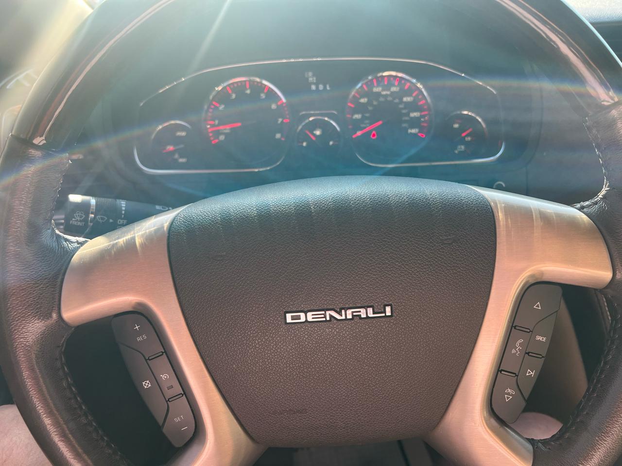 GMC Acadia FWD 4dr Denali 2013