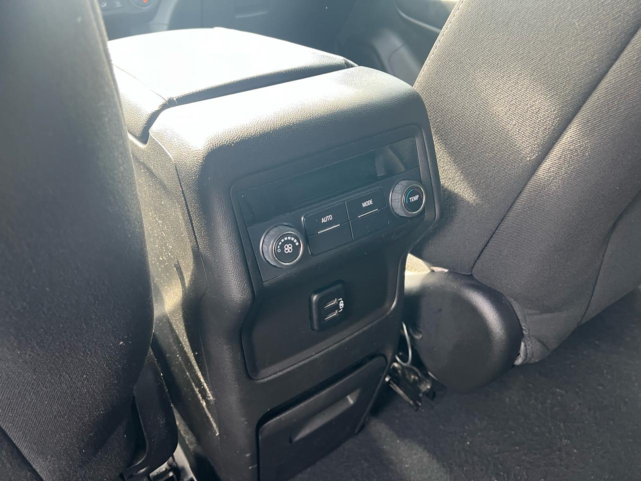 GMC Acadia FWD 4dr SLE w/SLE-1 2017