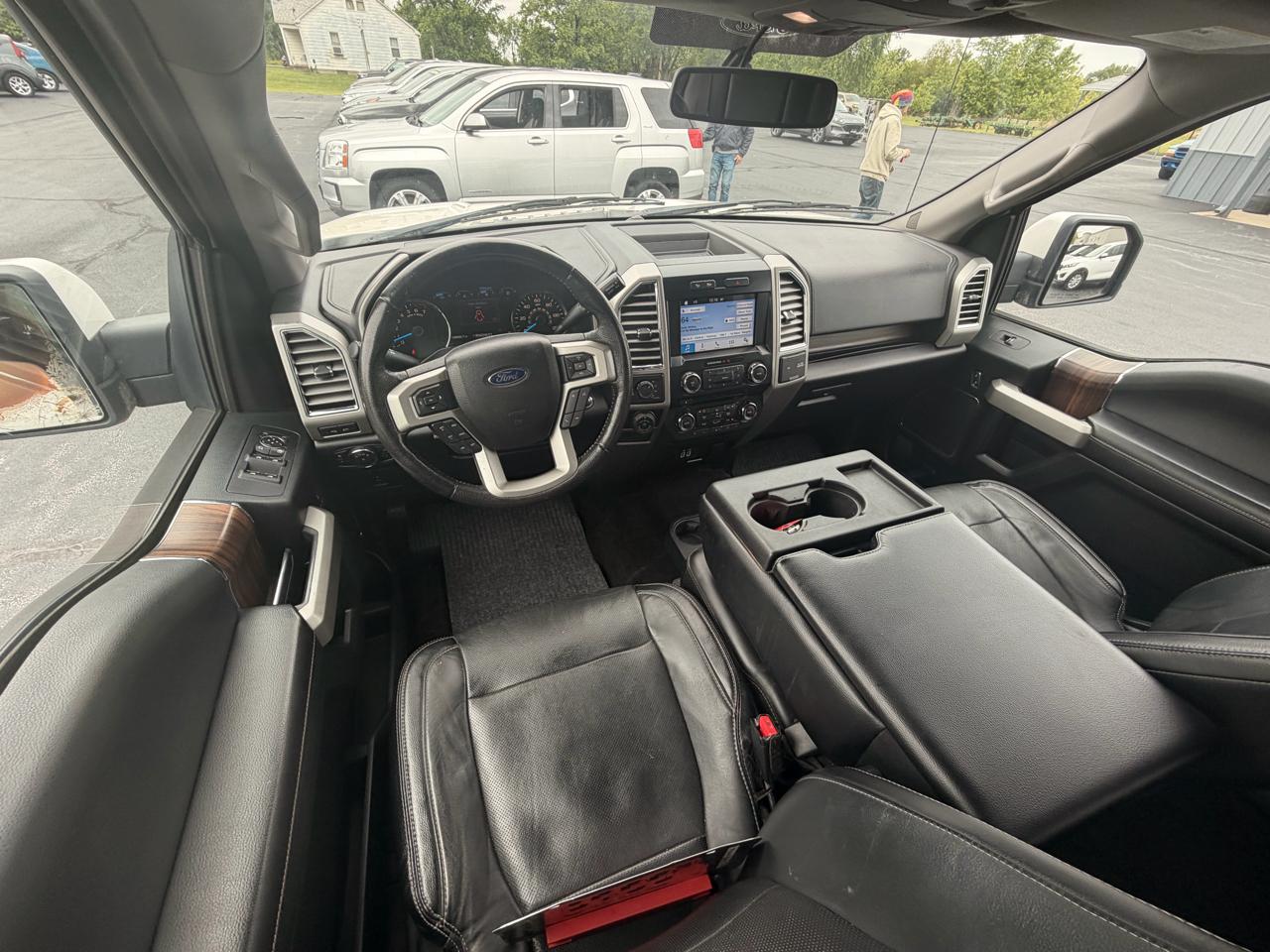 Ford F-150 4WD SuperCrew 145" Lariat 2016