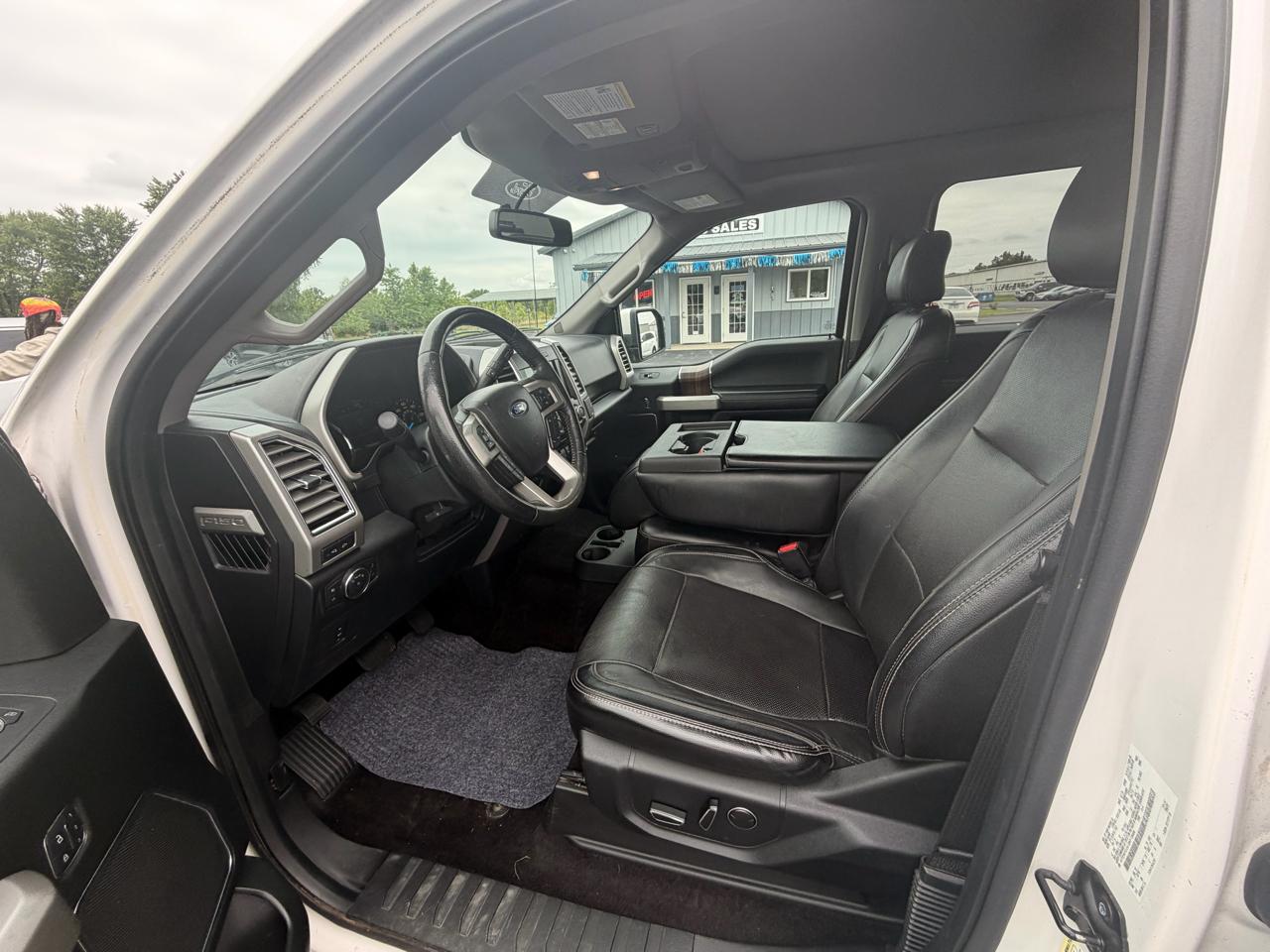 Ford F-150 4WD SuperCrew 145" Lariat 2016