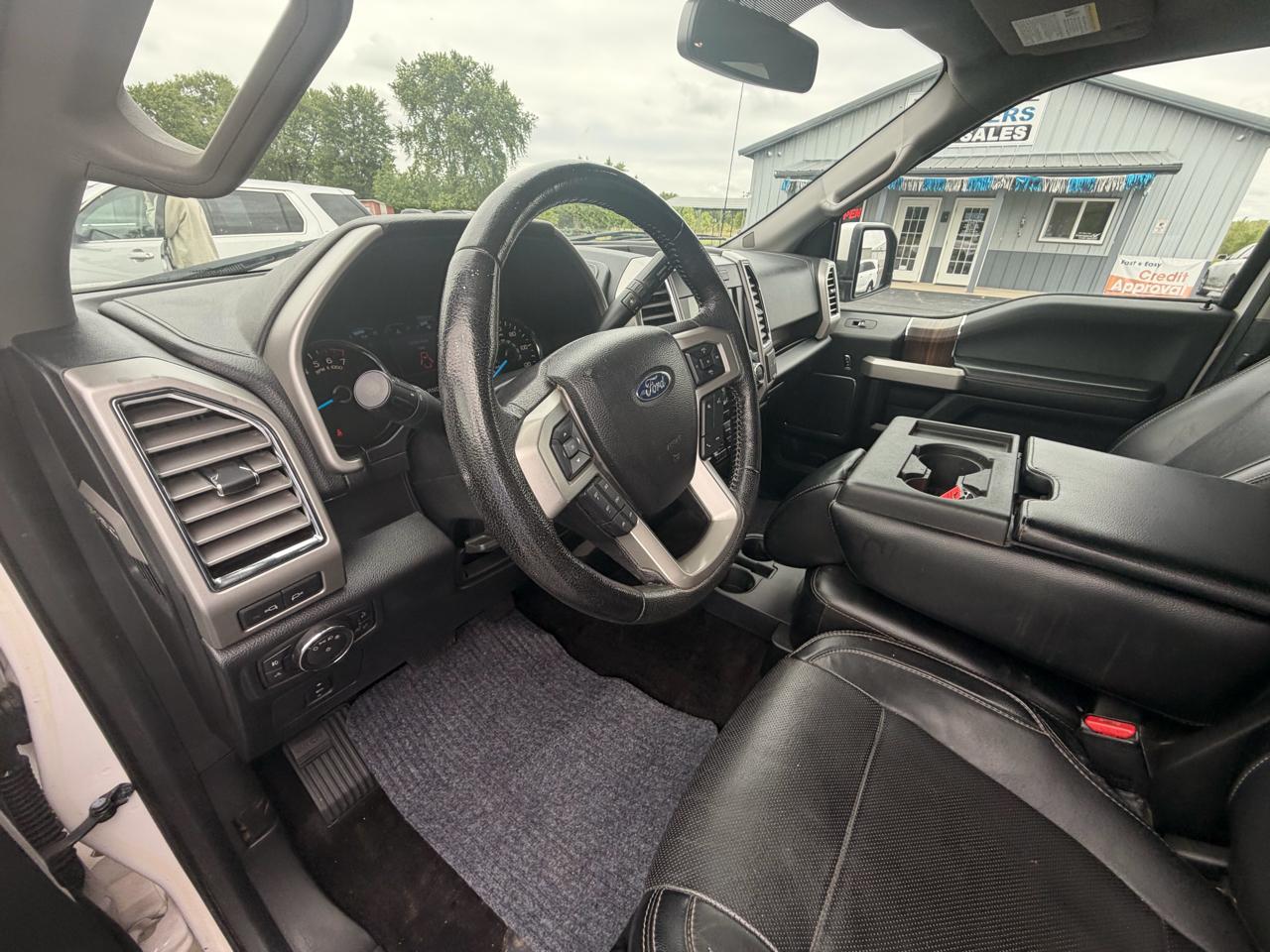 Ford F-150 4WD SuperCrew 145" Lariat 2016