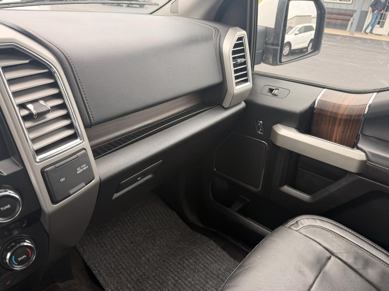 Ford F-150 4WD SuperCrew 145" Lariat 2016