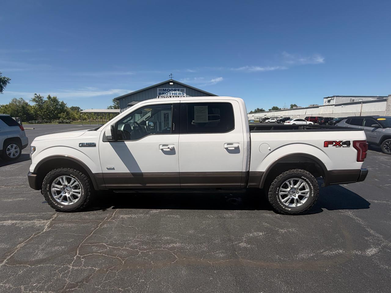 Ford F-150 4WD SuperCrew 145" Lariat 2016