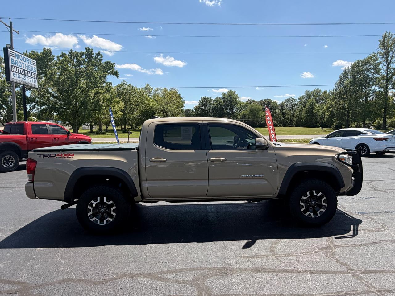 Toyota Tacoma TRD Off Road Double Cab 5' Bed V6 4x4 MT (Natl) 2017