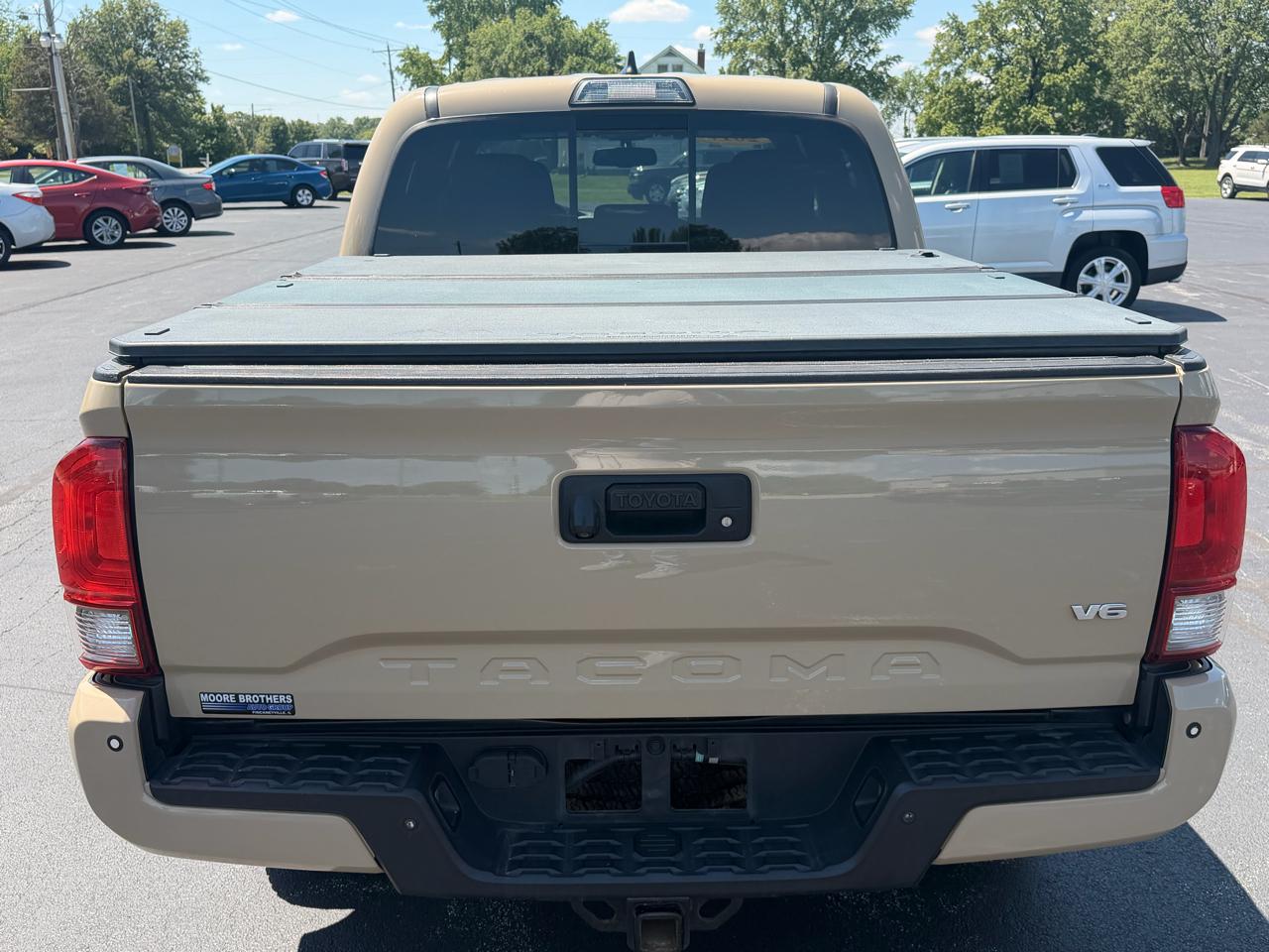 Toyota Tacoma TRD Off Road Double Cab 5' Bed V6 4x4 MT (Natl) 2017