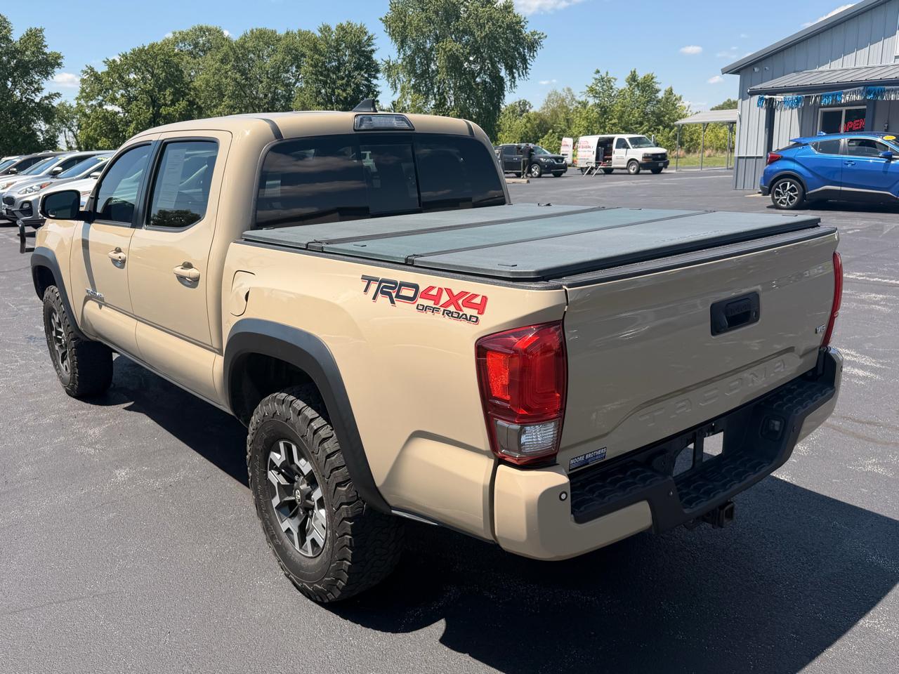 Toyota Tacoma TRD Off Road Double Cab 5' Bed V6 4x4 MT (Natl) 2017