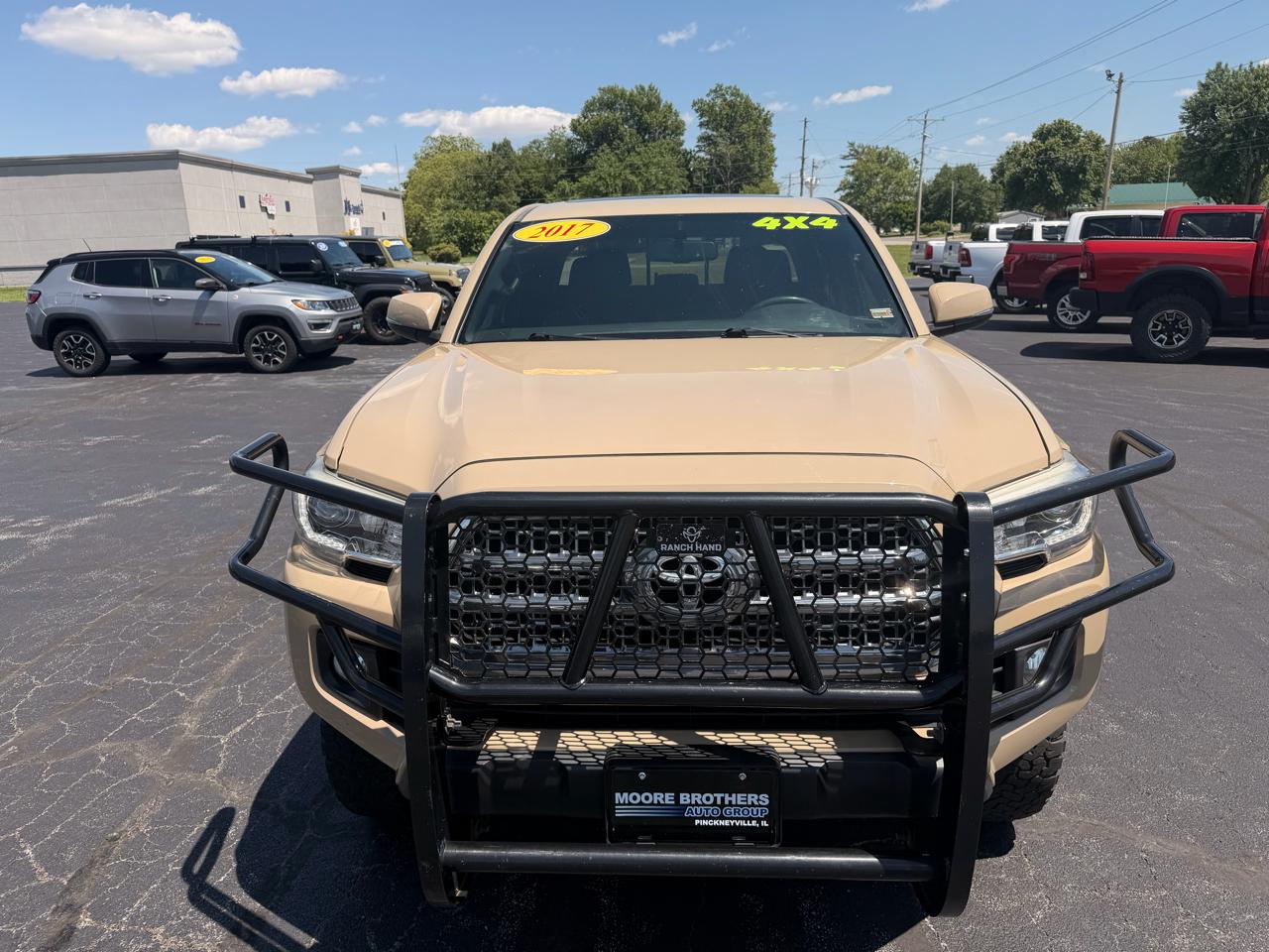 Toyota Tacoma TRD Off Road Double Cab 5' Bed V6 4x4 MT (Natl) 2017