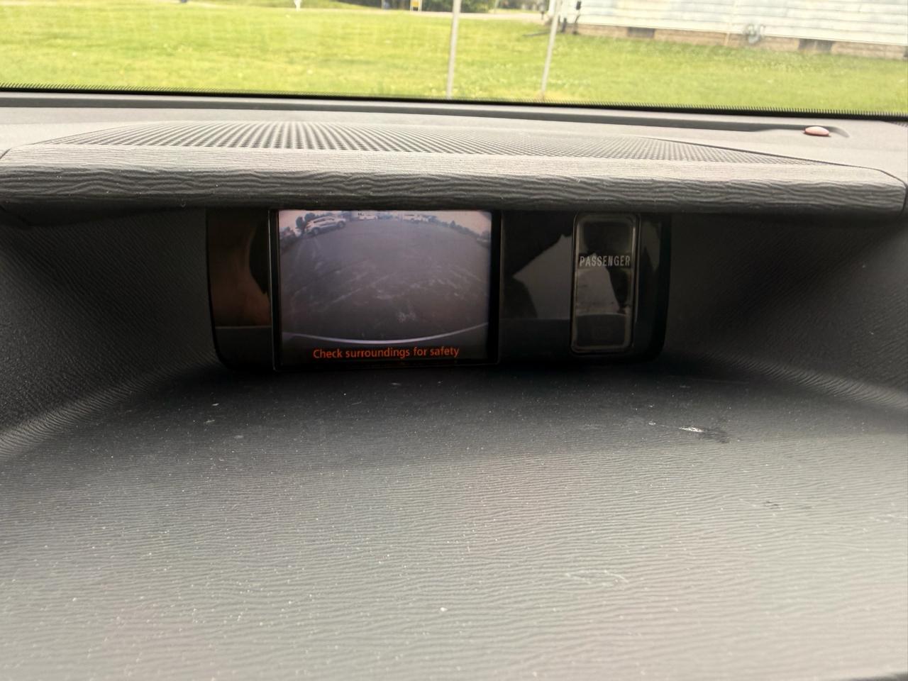 Toyota Sienna 5dr 7-Pass Van V6 XLE AAS FWD (Natl) 2013