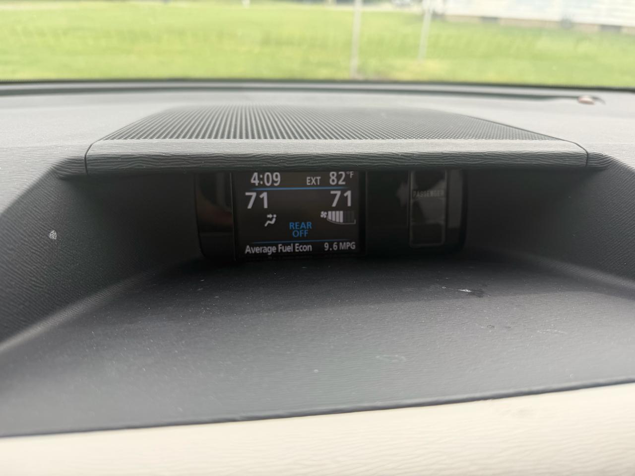 Toyota Sienna 5dr 7-Pass Van V6 XLE AAS FWD (Natl) 2013