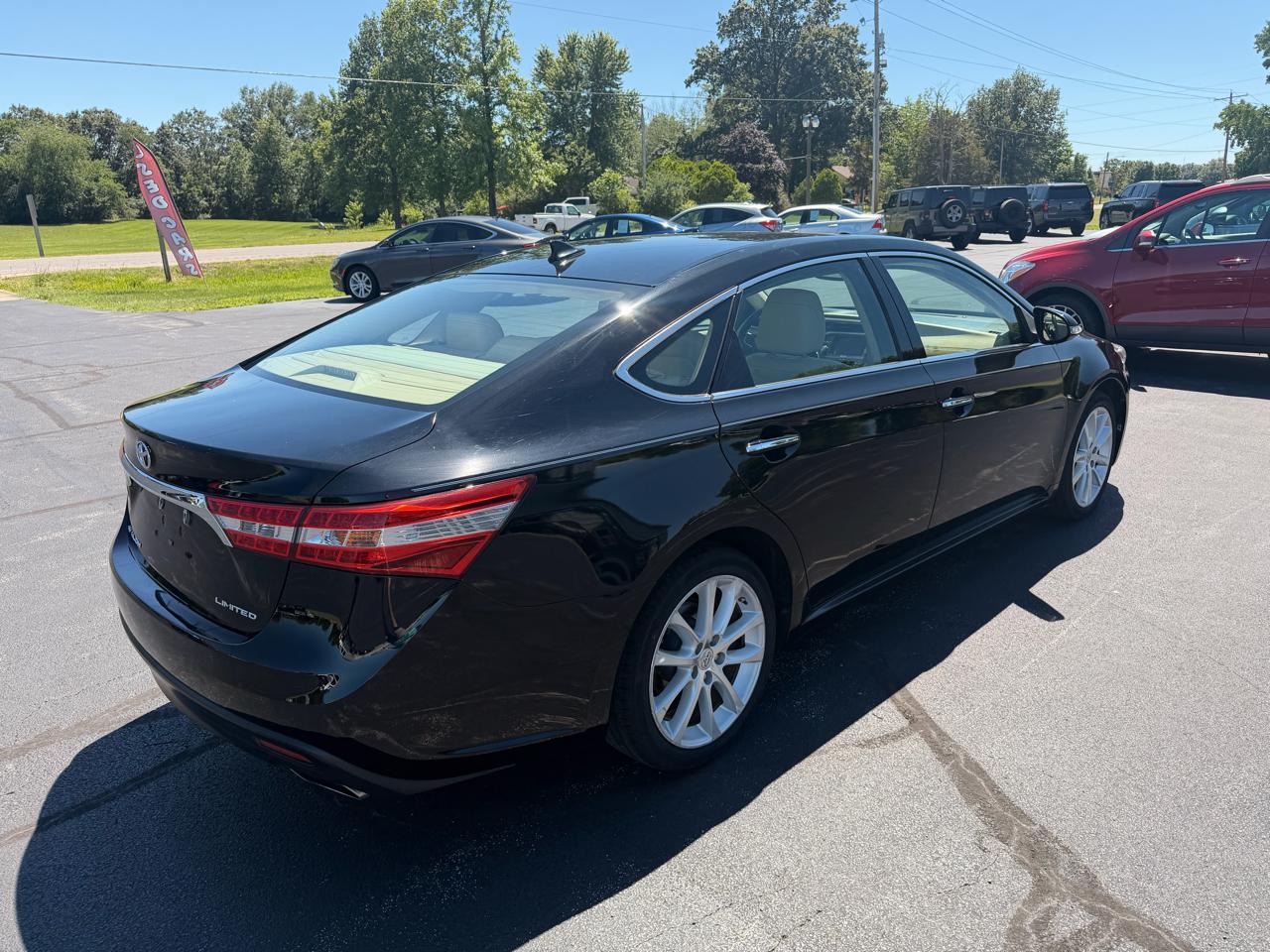 Toyota Avalon 4dr Sdn XLE Premium (Natl) 2013
