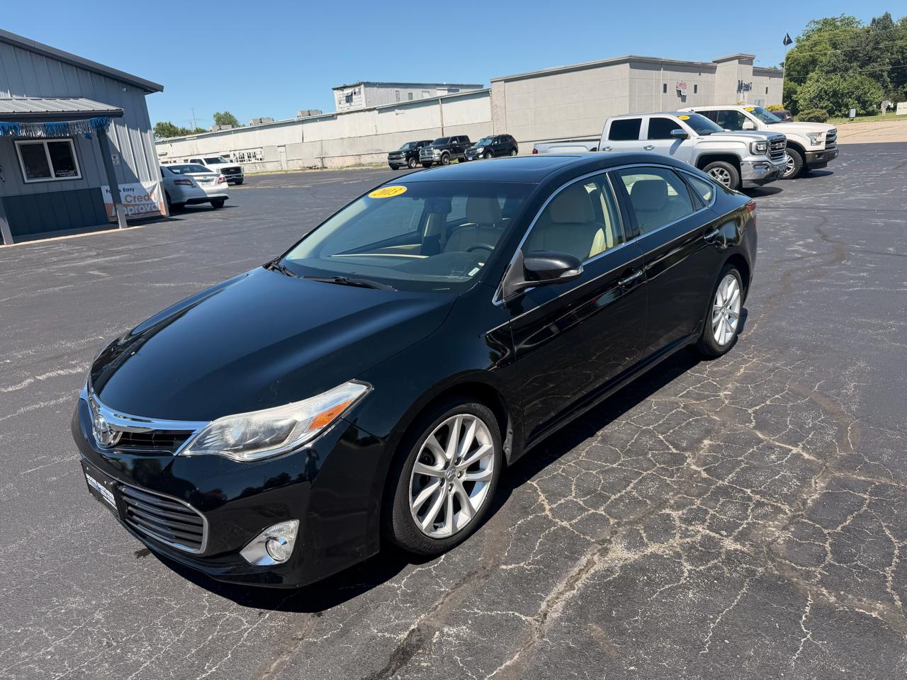Toyota Avalon 4dr Sdn XLE Premium (Natl) 2013