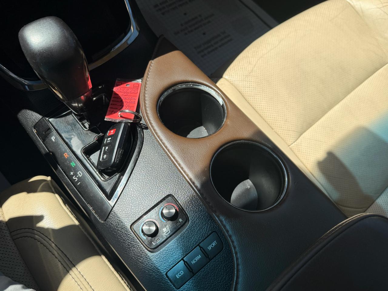 Toyota Avalon 4dr Sdn XLE Premium (Natl) 2013