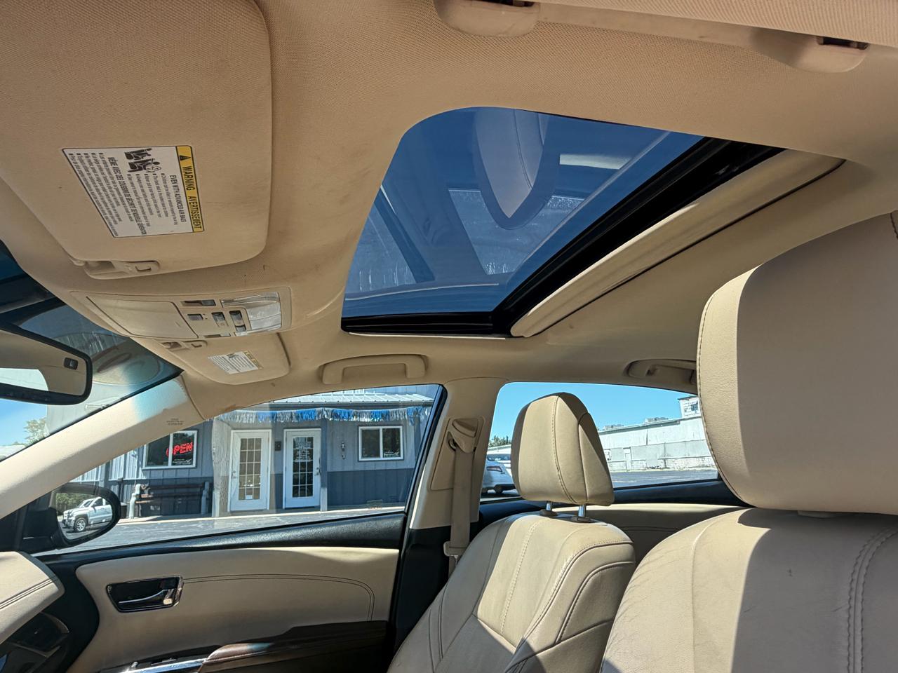 Toyota Avalon 4dr Sdn XLE Premium (Natl) 2013