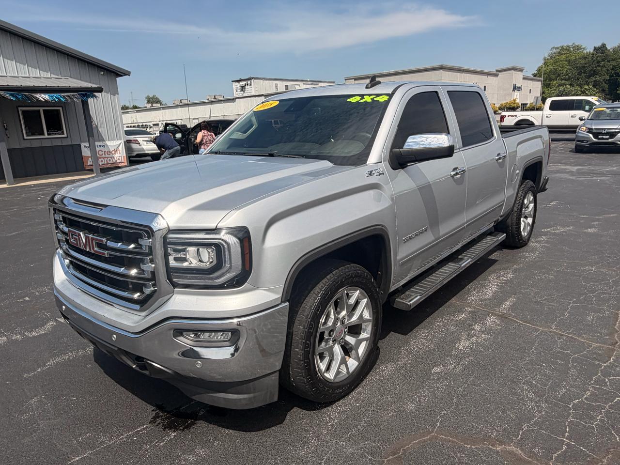 GMC Sierra 1500 4WD Crew Cab 143.5" SLT 2018