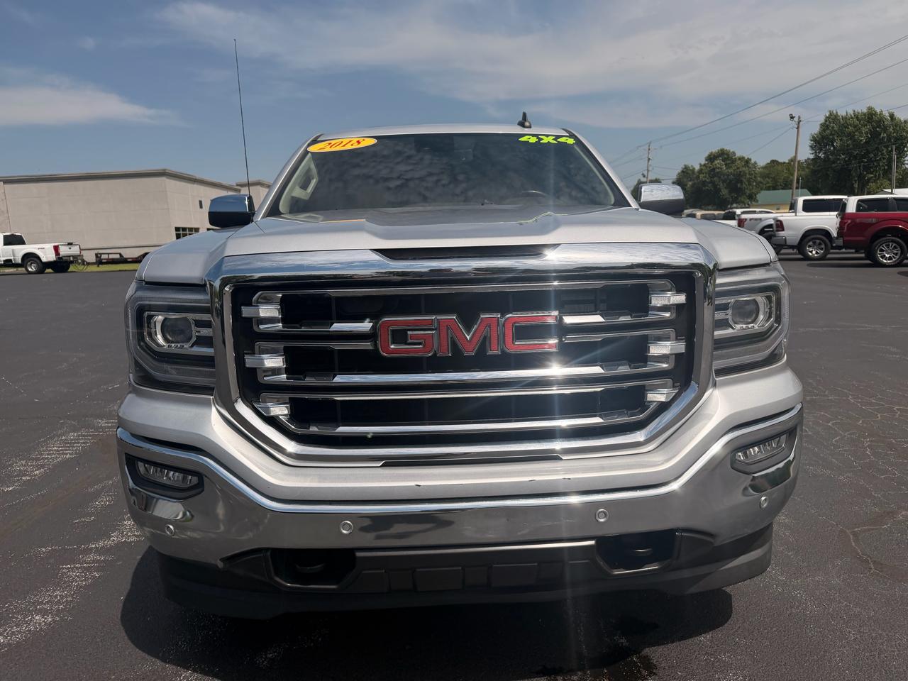 GMC Sierra 1500 4WD Crew Cab 143.5" SLT 2018