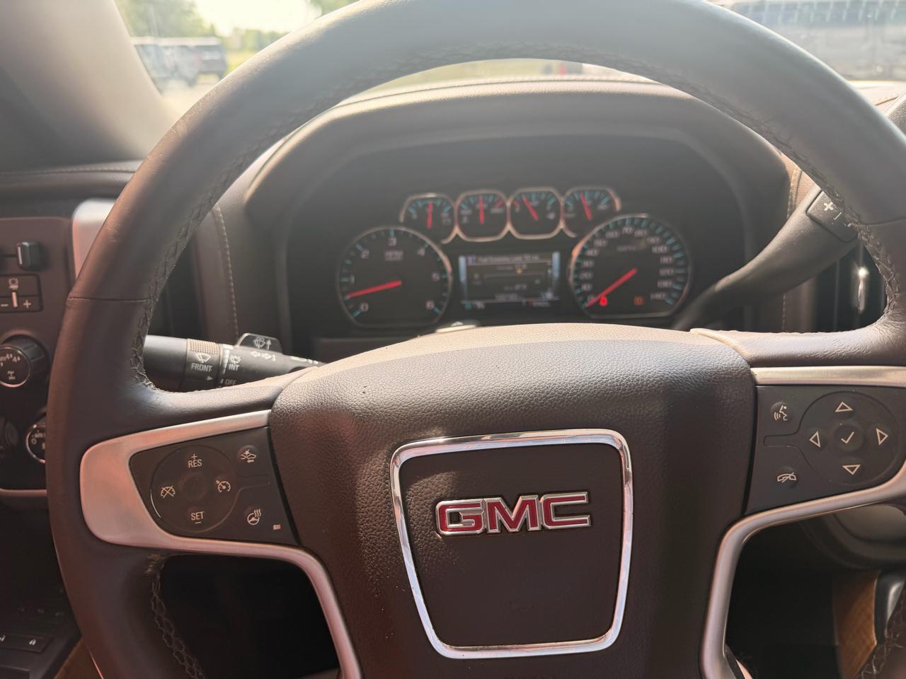 GMC Sierra 1500 4WD Crew Cab 143.5" SLT 2018