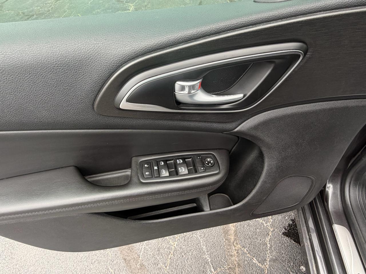 Chrysler 200 Limited Platinum FWD 2017