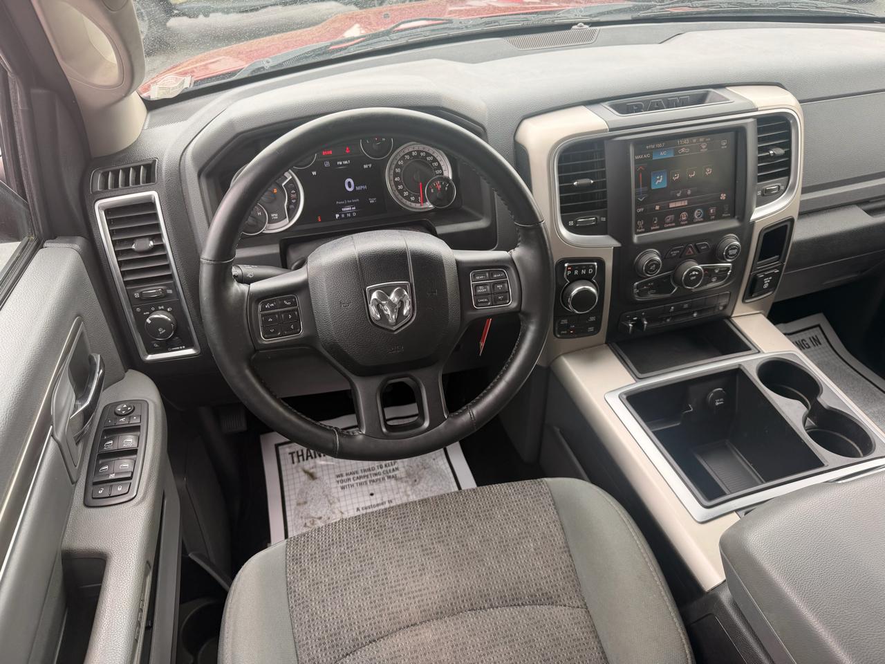 RAM 1500 4WD Crew Cab 140.5" Big Horn 2015