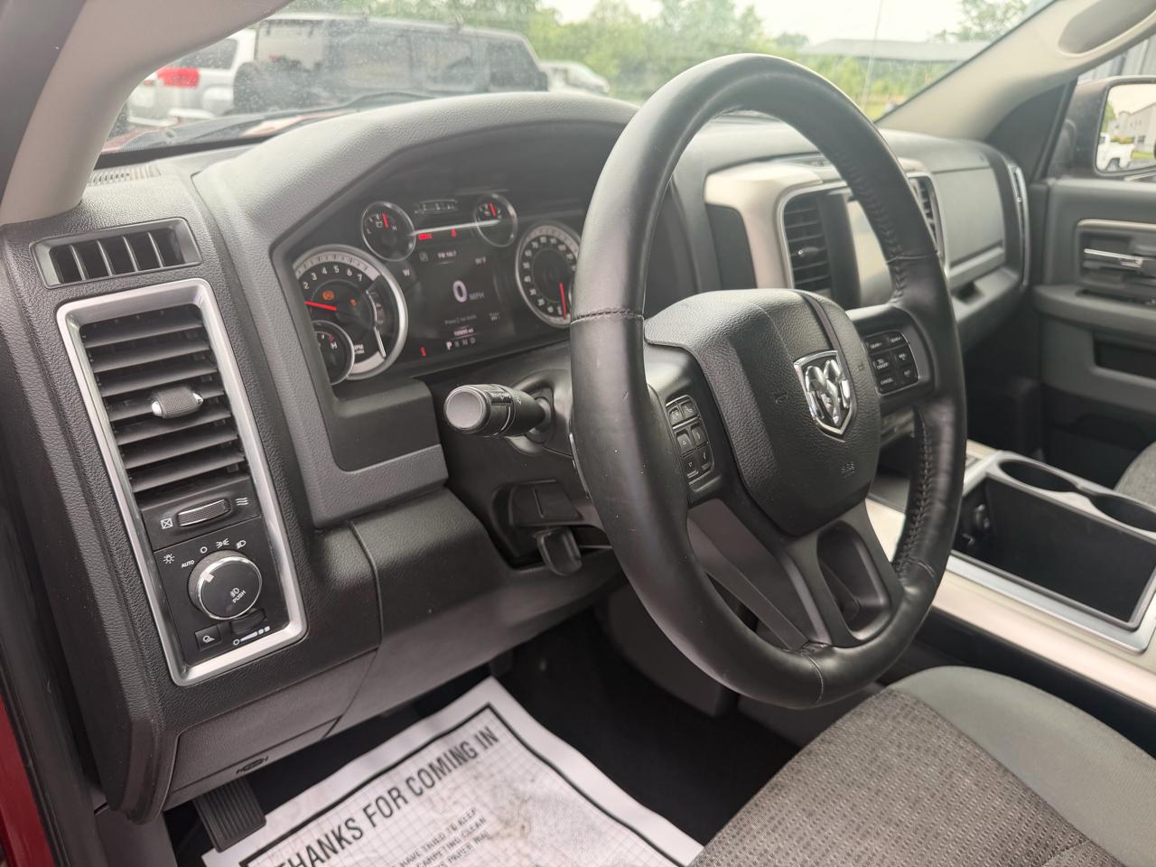 RAM 1500 4WD Crew Cab 140.5" Big Horn 2015