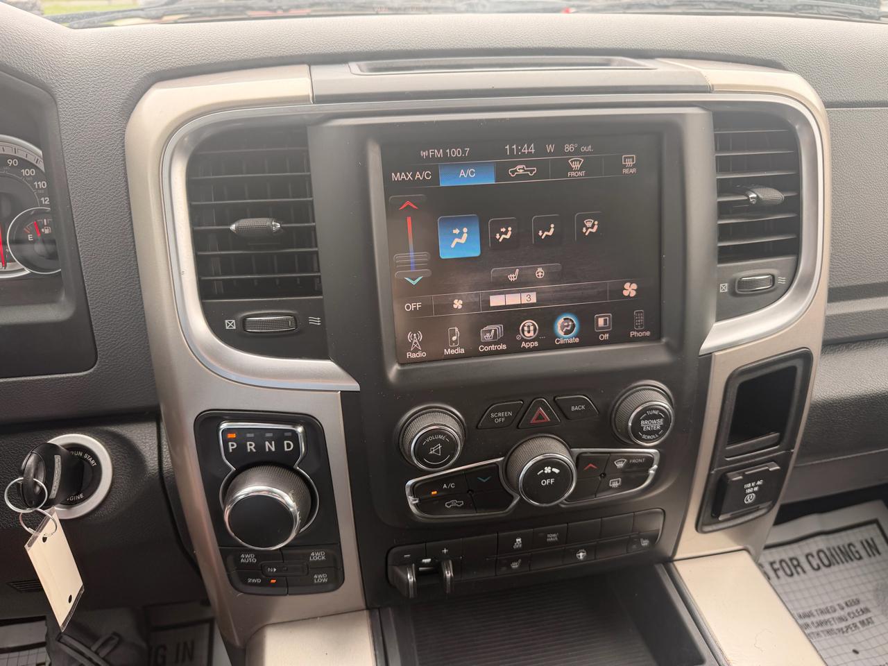 RAM 1500 4WD Crew Cab 140.5" Big Horn 2015