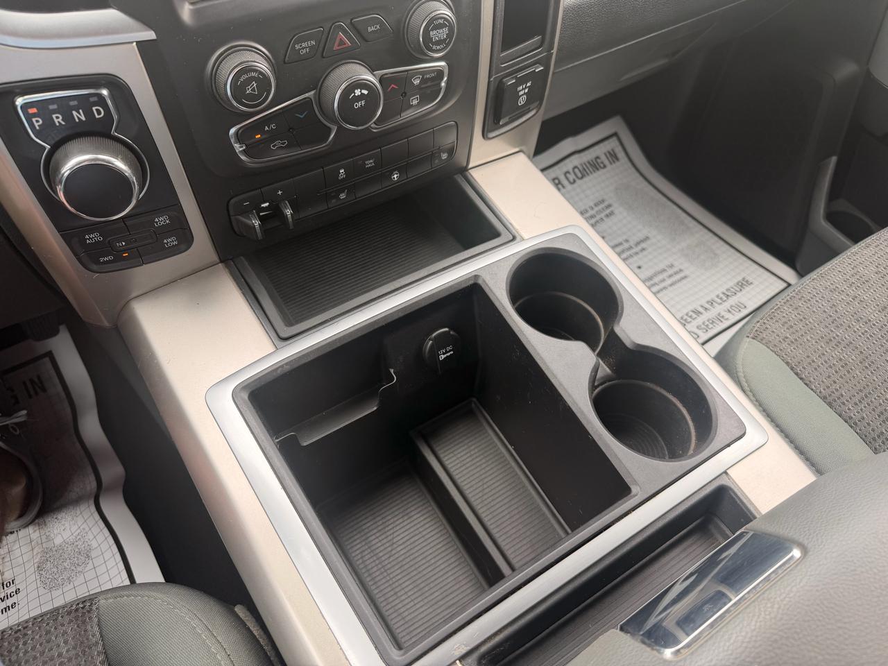 RAM 1500 4WD Crew Cab 140.5" Big Horn 2015