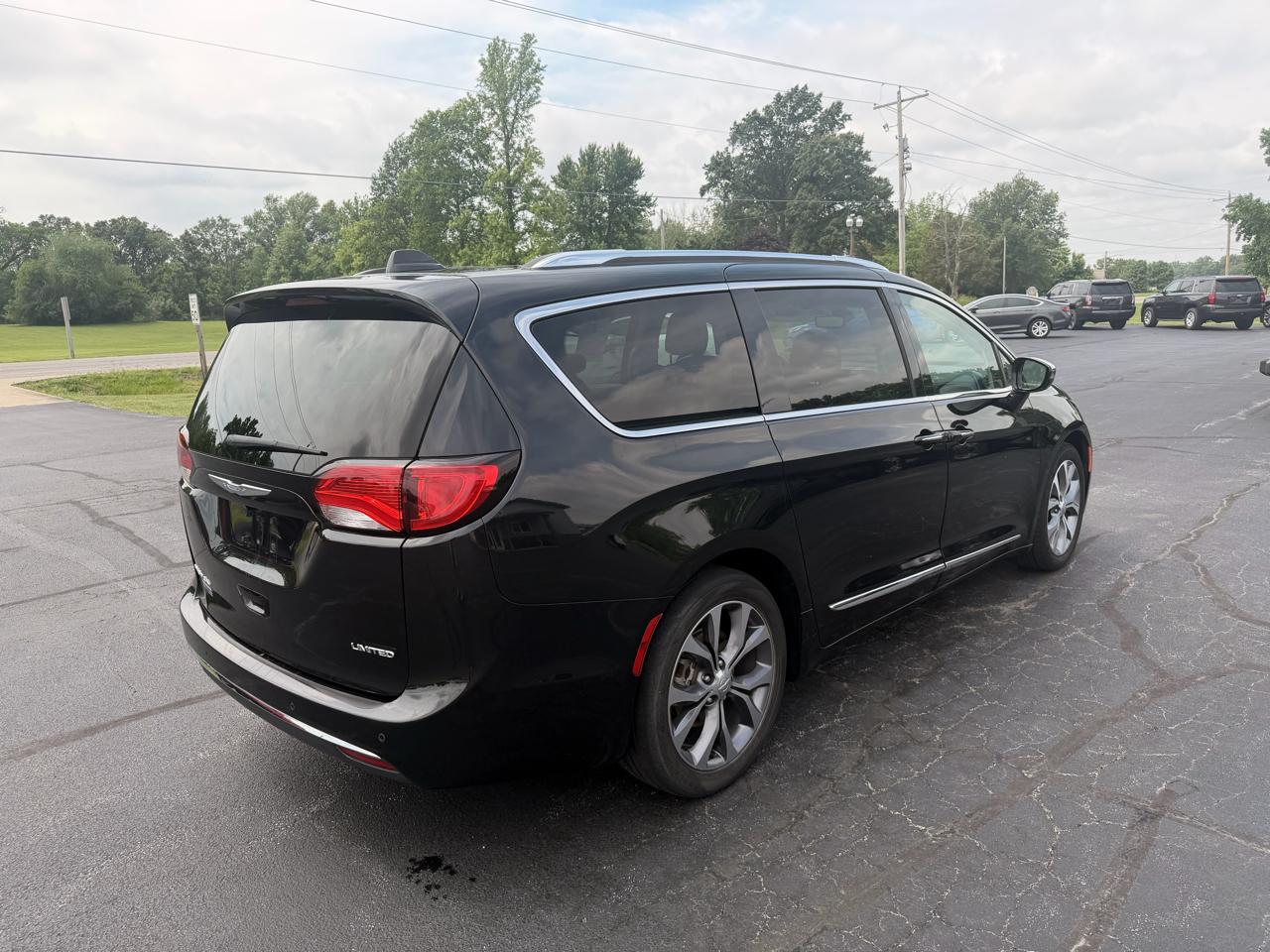 Chrysler Pacifica Limited FWD 2017