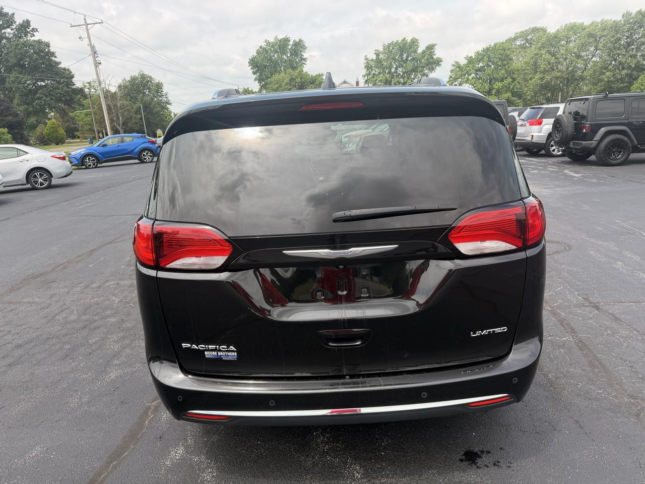 Chrysler Pacifica Limited FWD 2017