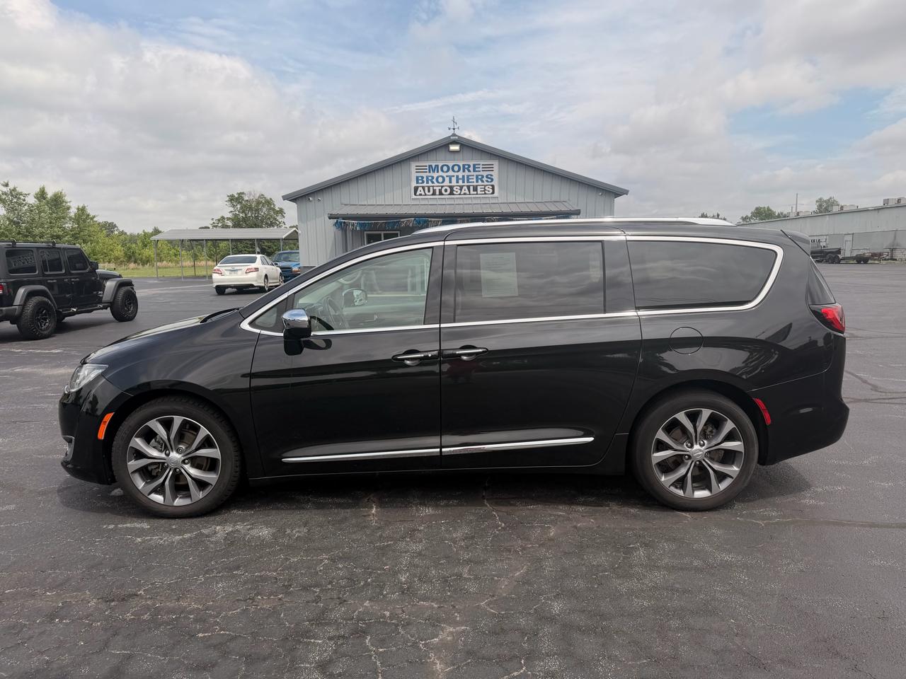Chrysler Pacifica Limited FWD 2017