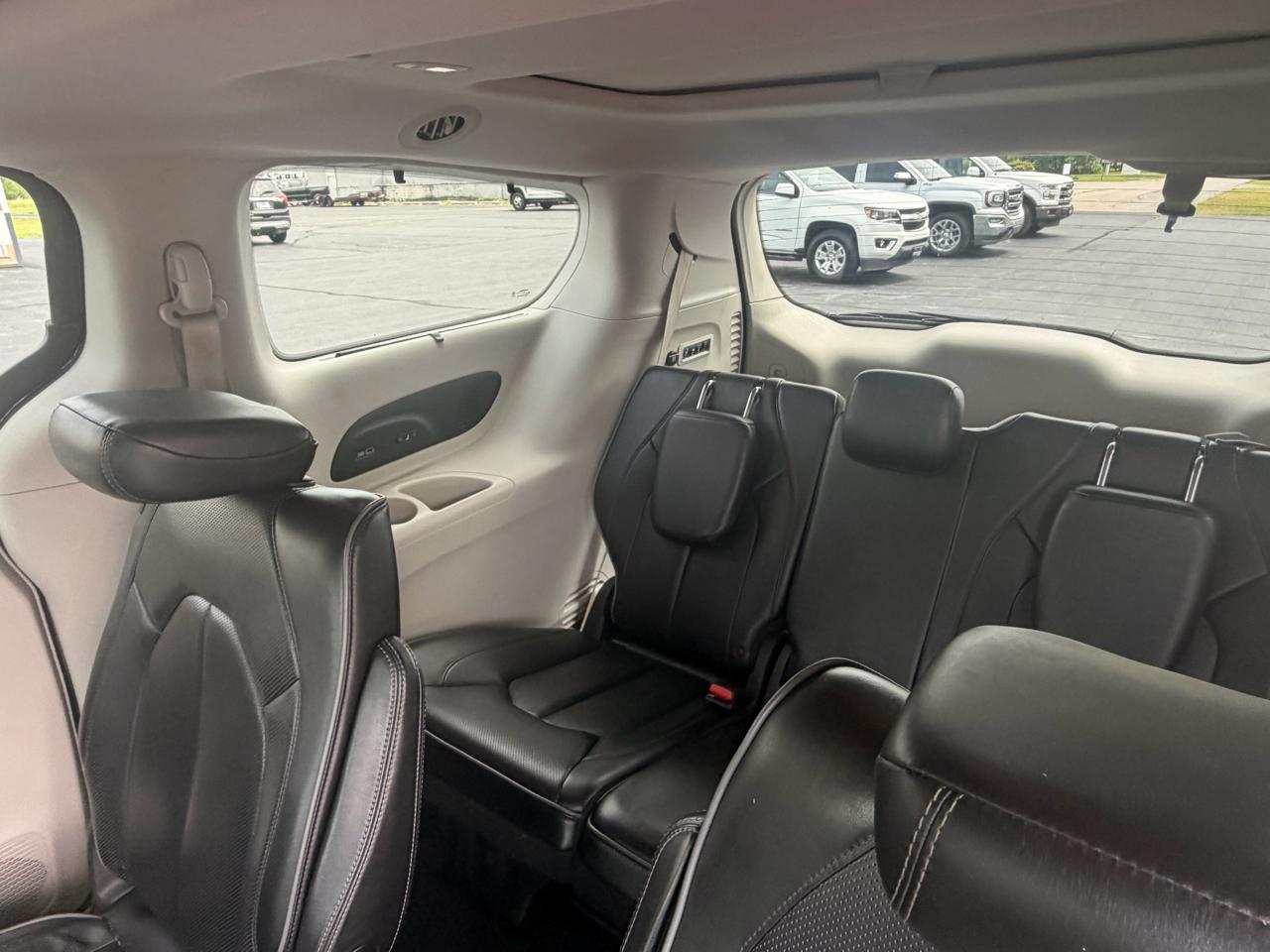 Chrysler Pacifica Limited FWD 2017