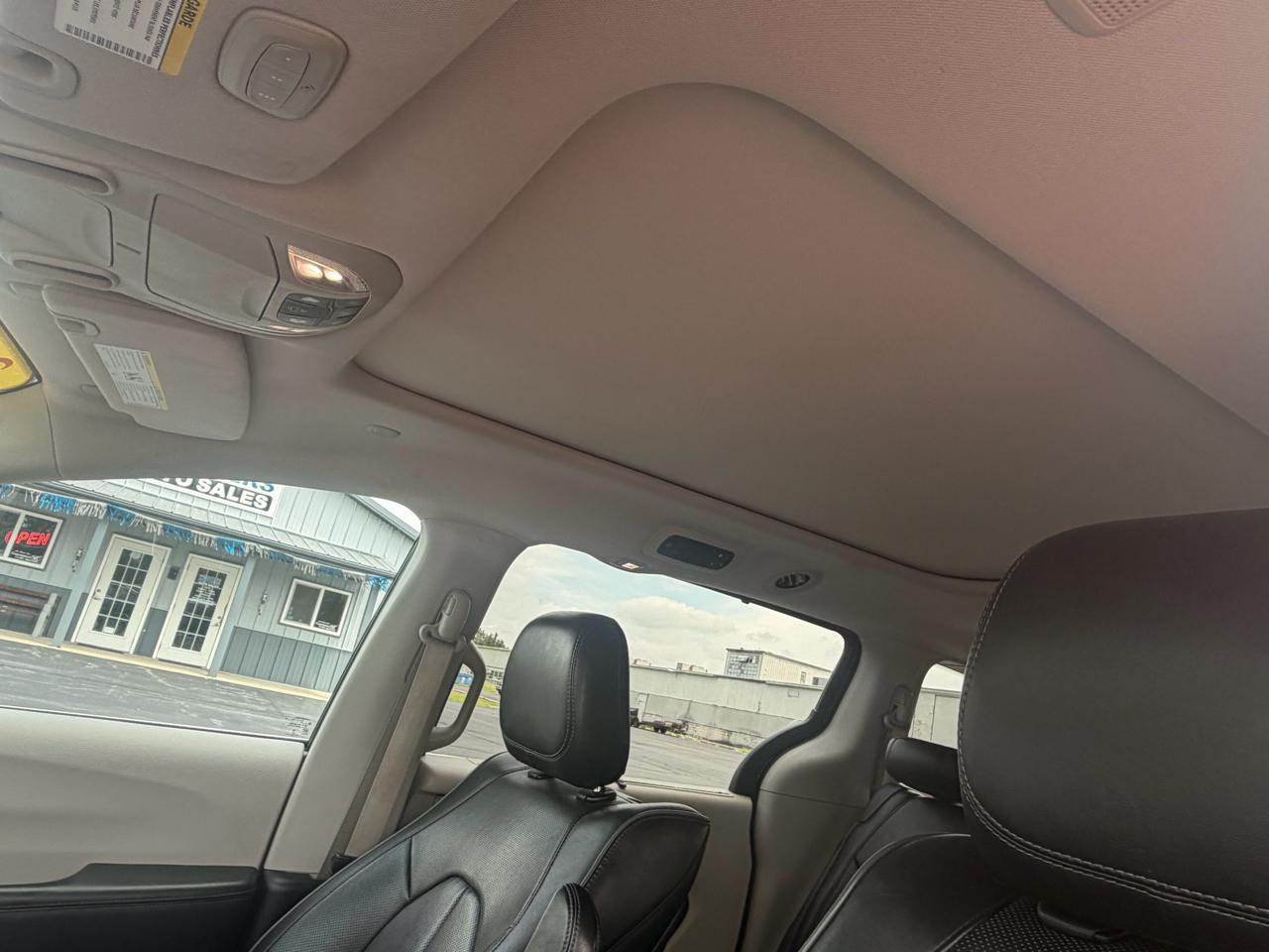 Chrysler Pacifica Limited FWD 2017