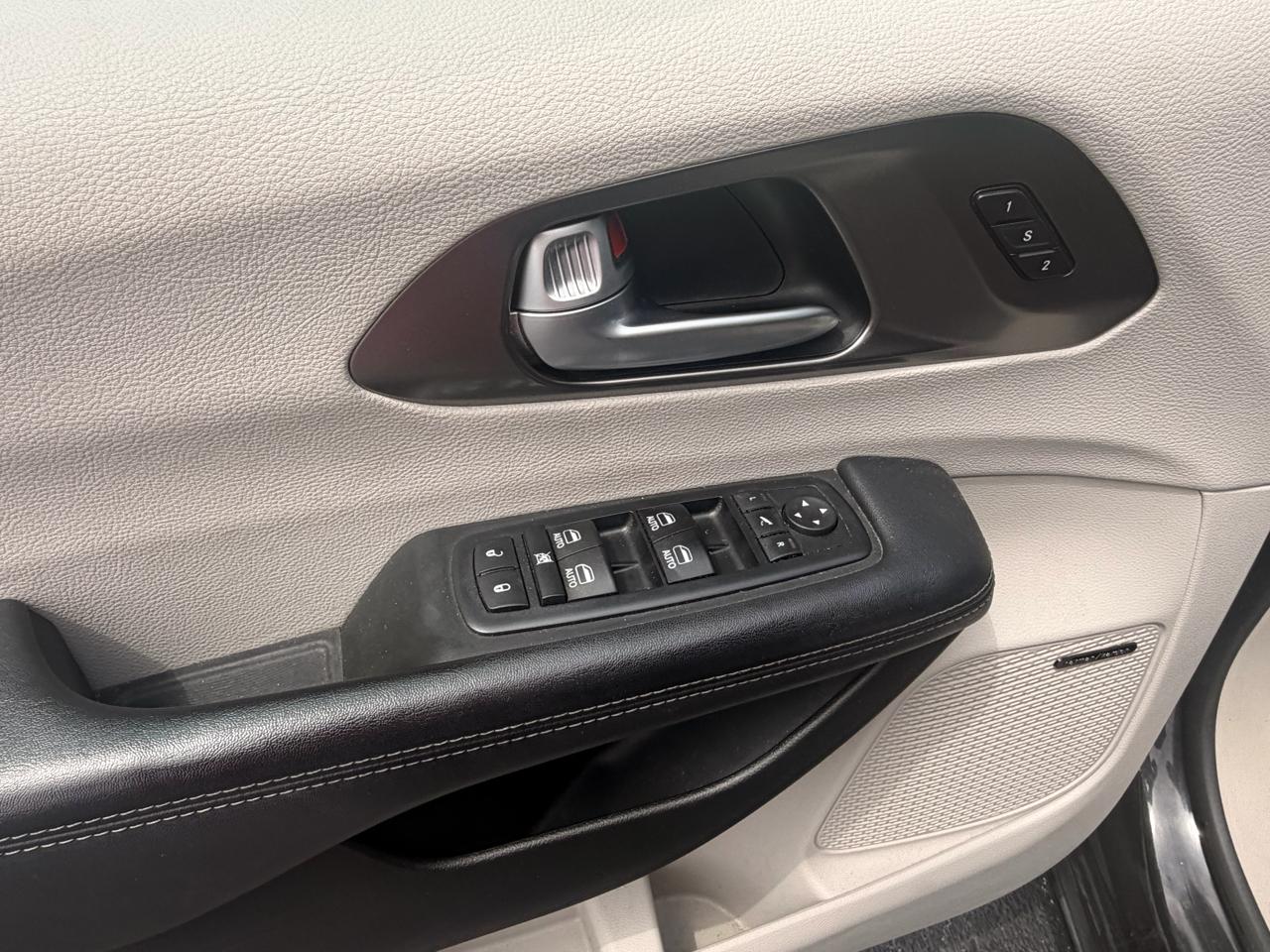 Chrysler Pacifica Limited FWD 2017