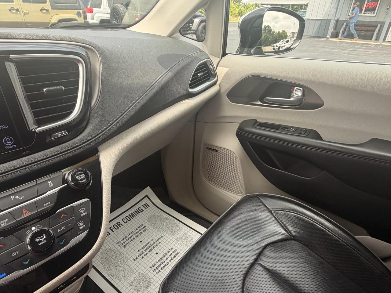 Chrysler Pacifica Limited FWD 2017