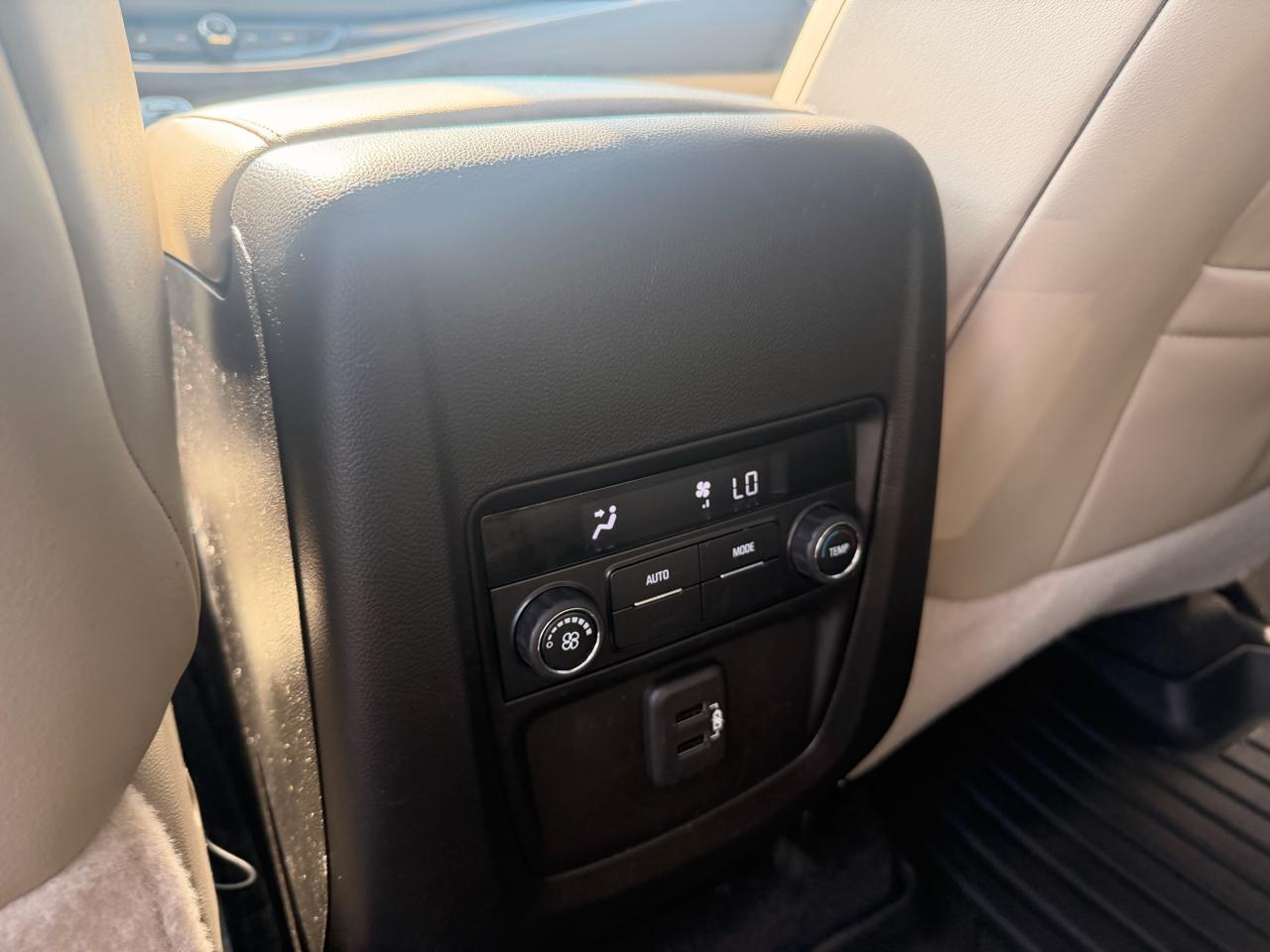 Buick Enclave AWD 4dr Essence 2019