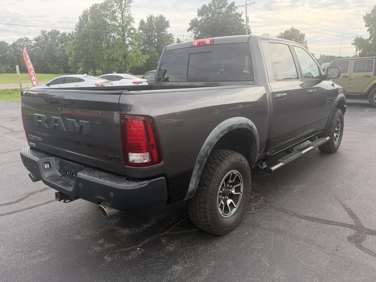 RAM 1500 4WD Crew Cab 140.5" Rebel 2016