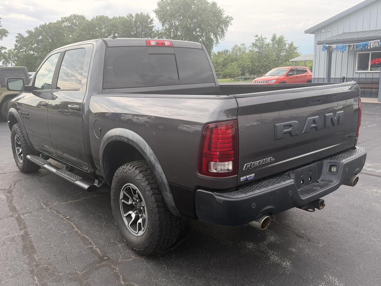 RAM 1500 4WD Crew Cab 140.5" Rebel 2016