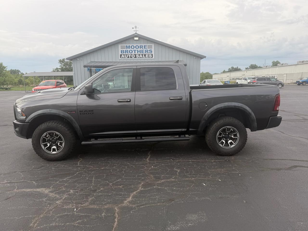 RAM 1500 4WD Crew Cab 140.5" Rebel 2016