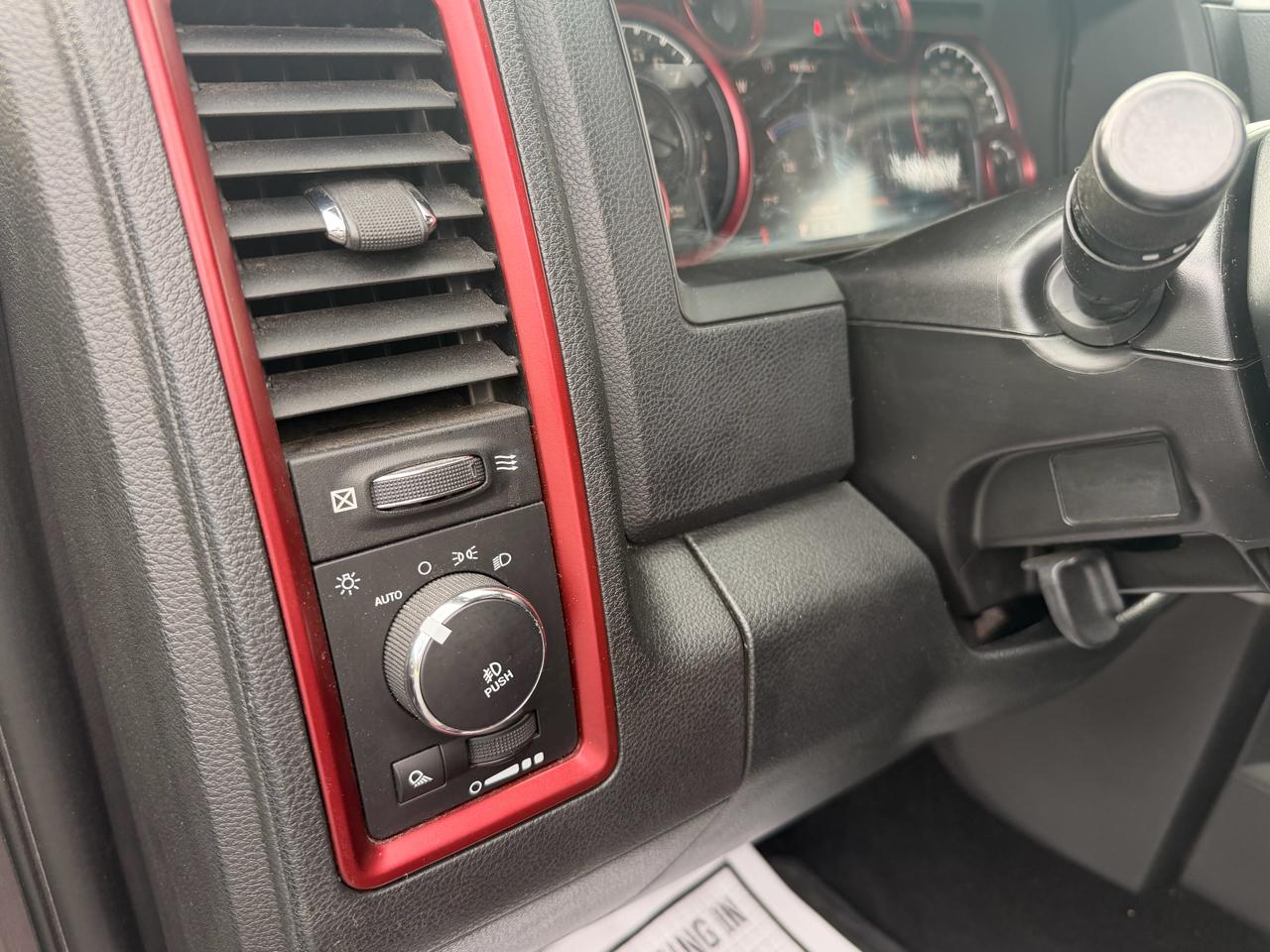 RAM 1500 4WD Crew Cab 140.5" Rebel 2016