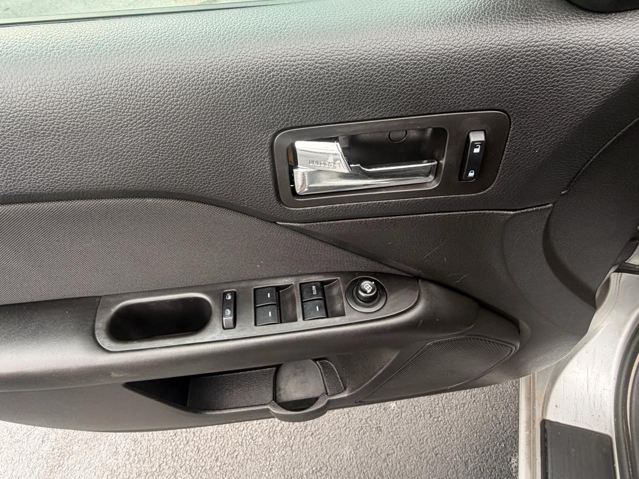 Ford Fusion 4dr Sdn SE FWD 2012