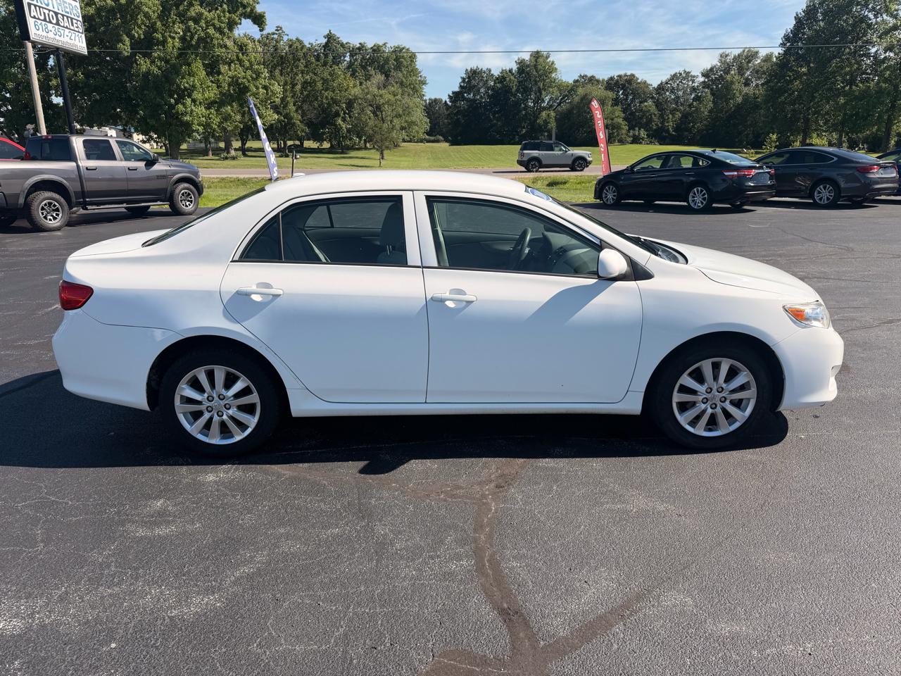 Toyota Corolla 4dr Sdn LE Auto 2010