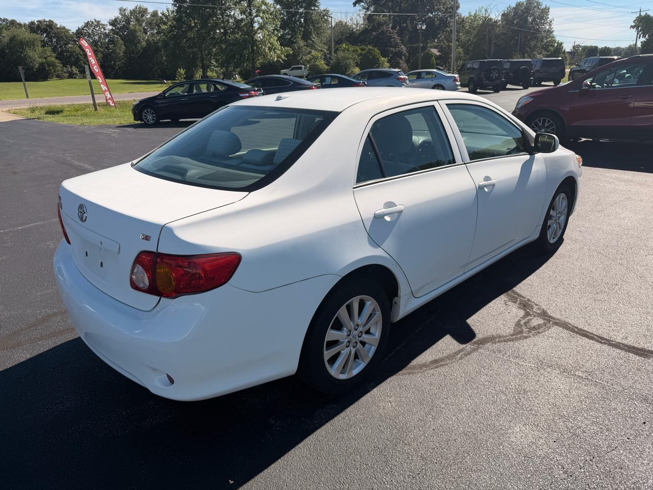 Toyota Corolla 4dr Sdn LE Auto 2010