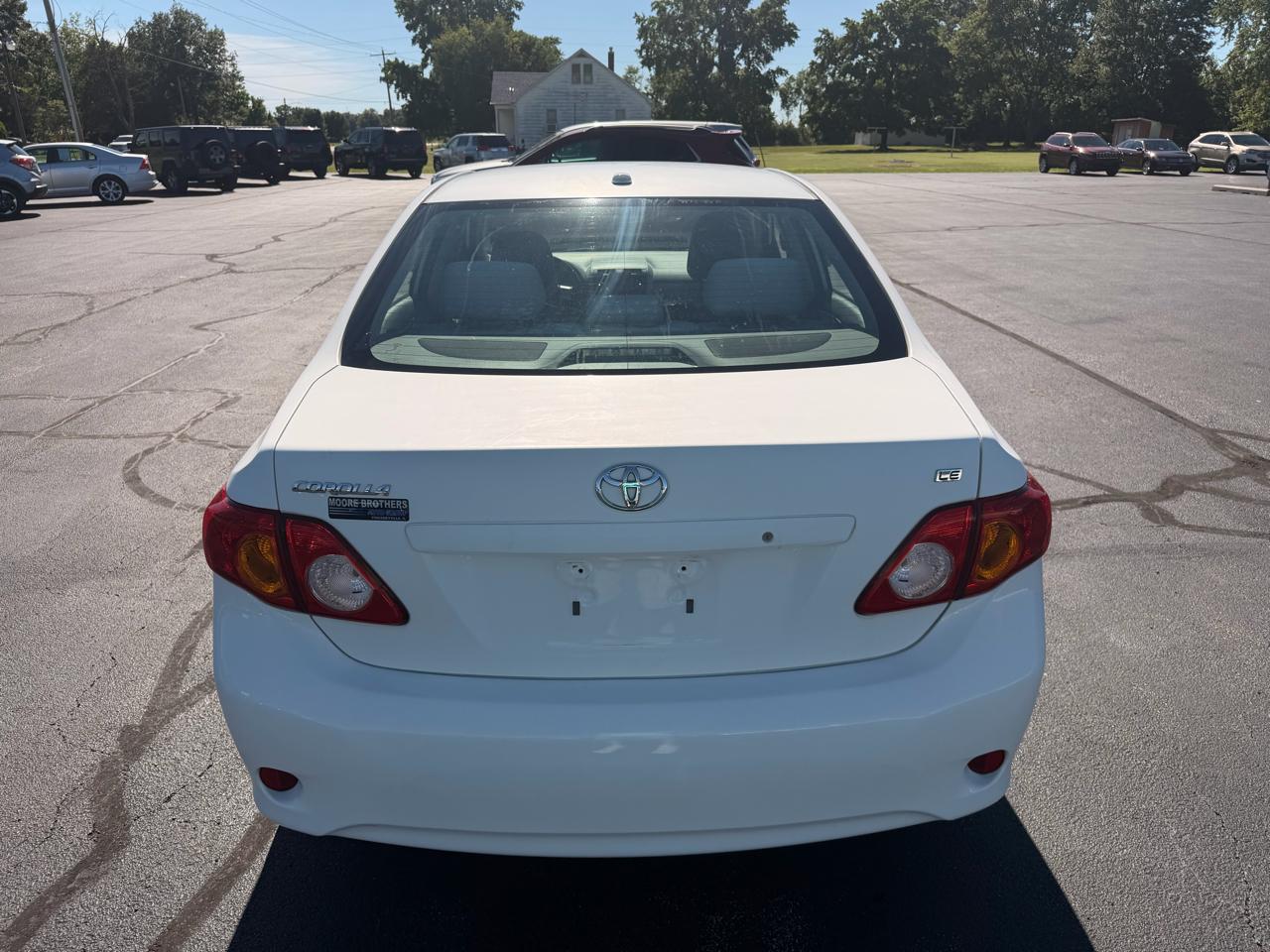 Toyota Corolla 4dr Sdn LE Auto 2010