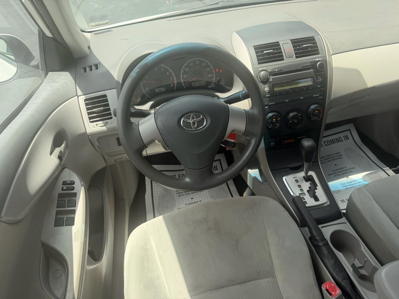Toyota Corolla 4dr Sdn LE Auto 2010
