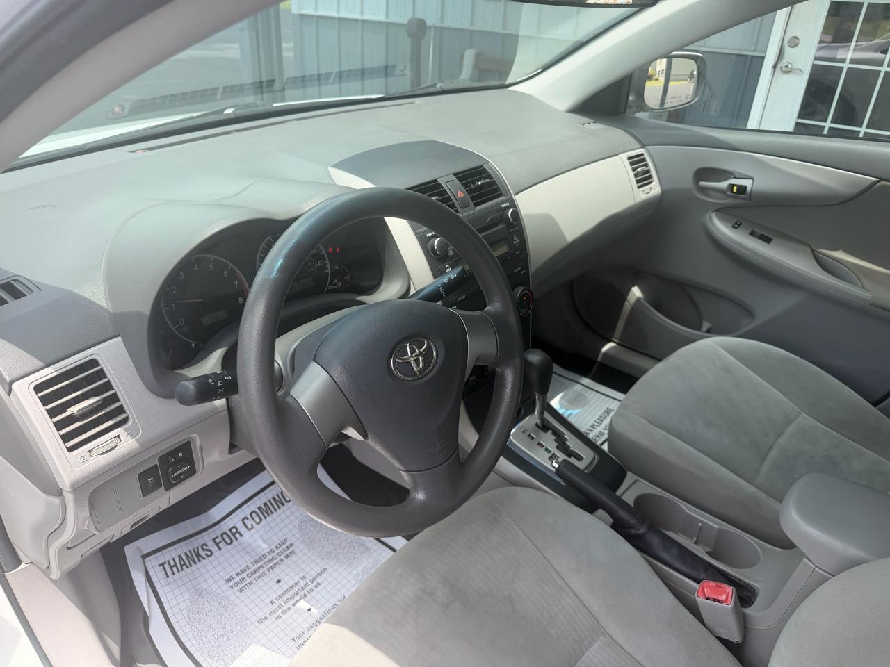 Toyota Corolla 4dr Sdn LE Auto 2010