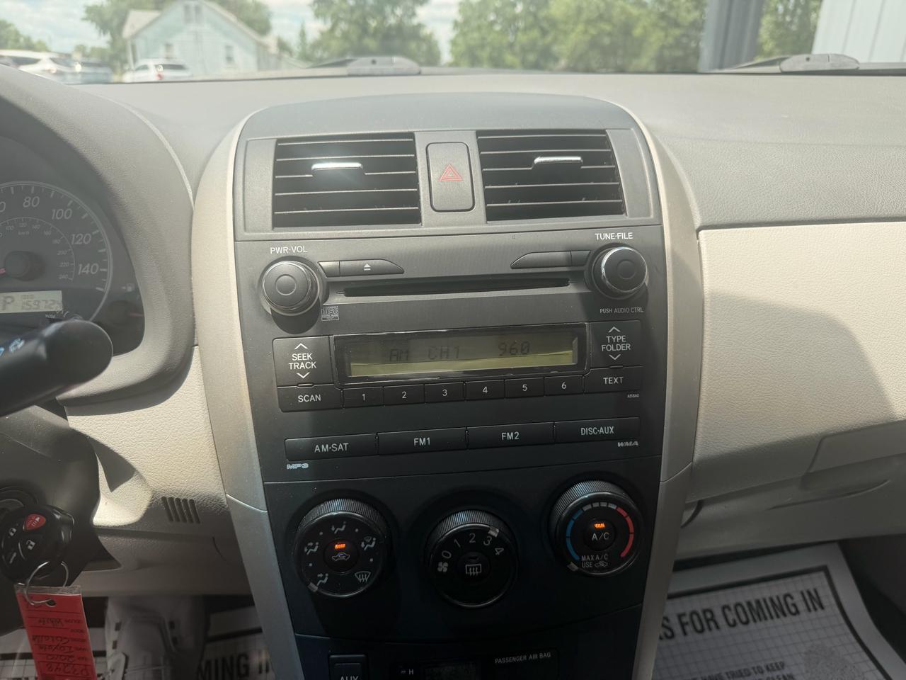 Toyota Corolla 4dr Sdn LE Auto 2010